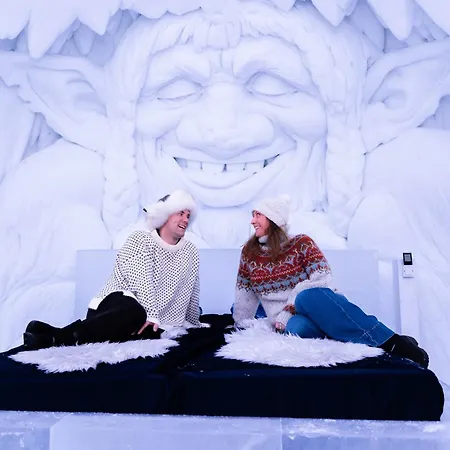 Snow شِرِكينيس